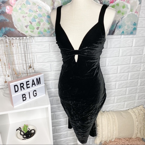 Express Black Velvet Deep V Bodycon Dress - Picture 3 of 7